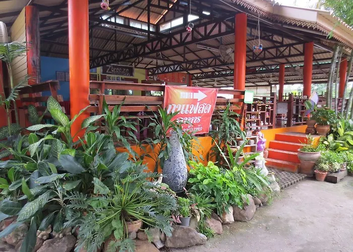 รีสอร์ท บ้านต้นน้ำ สวนผึ้ง