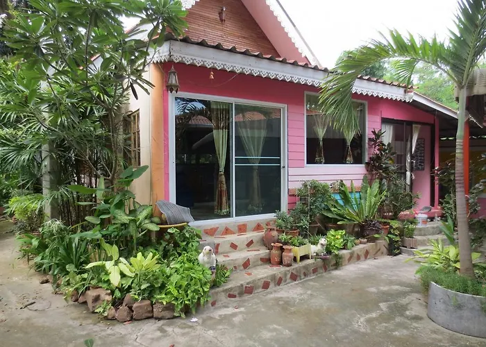 รีสอร์ท บ้านต้นน้ำ 3*