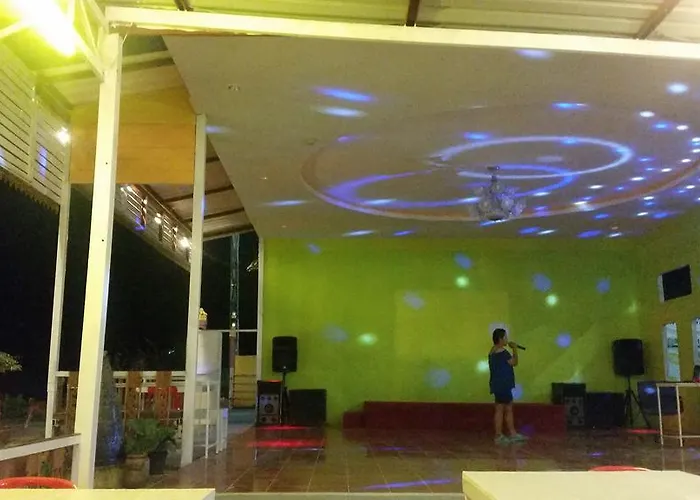 รีสอร์ท บ้านต้นน้ำ 3*