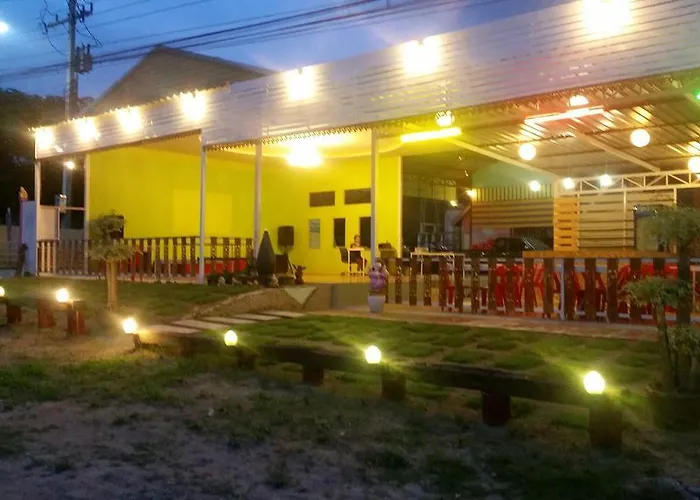 บ้านต้นน้ำ รีสอร์ท 3*