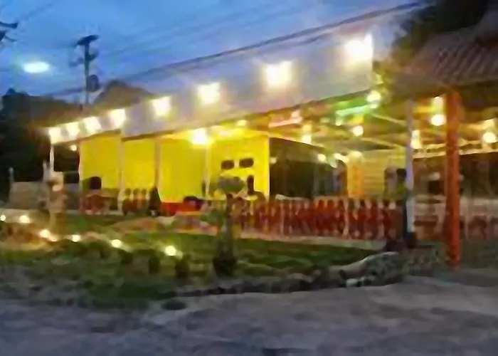 รีสอร์ท บ้านต้นน้ำ สวนผึ้ง