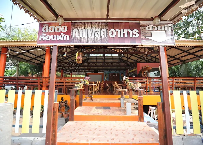 Ban Tonnam Suan Phueng