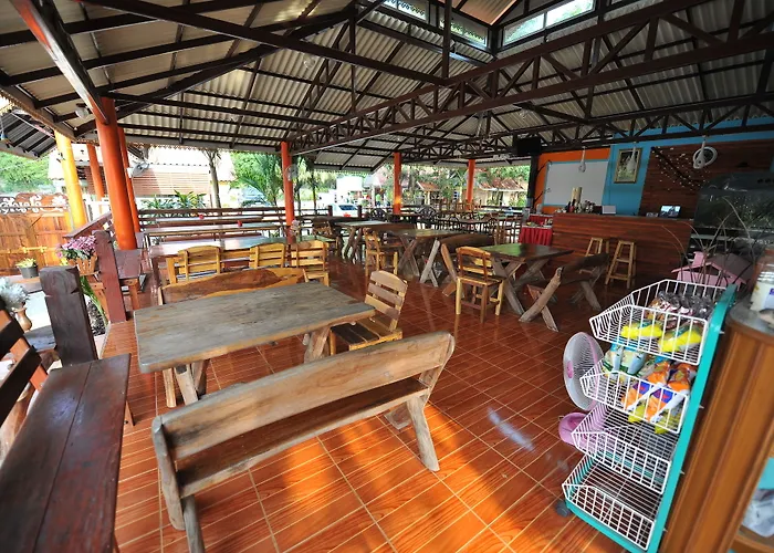 บ้านต้นน้ำ 3* สวนผึ้ง