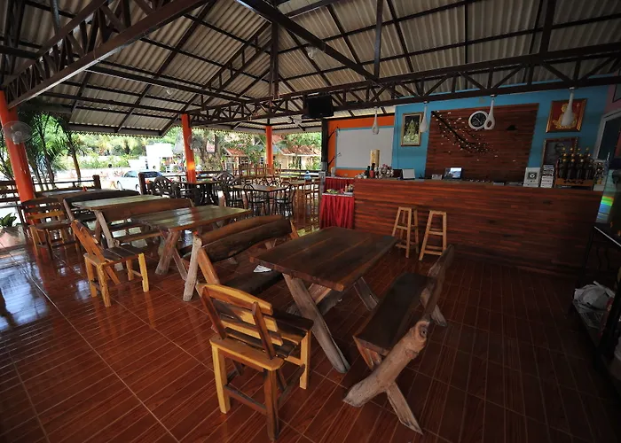 บ้านต้นน้ำ รีสอร์ท สวนผึ้ง